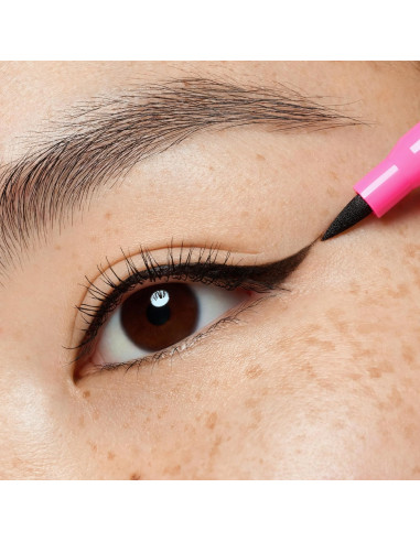 Eyeliner & Correct  " Line It Like A Pro ! "